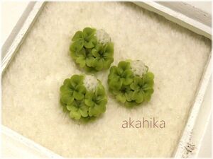 akahika*樹脂粘土花パーツ*ブーケ・四葉のクローバー・白爪草