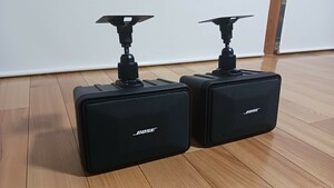 ☆美品☆　BOSE シリアル連番　純正天吊金具付き　BOSE ボーズ スピーカー ペア 101MM 天吊り ブラケット