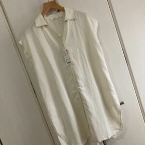 【未使用タグ付送料込】 ユニクロ リネンブレンドロングシャツ 半袖 オフホワイト Sサイズ（着用感9号程度）麻