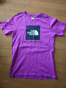 ザノースフェイス Tシャツ パープル メンズ サイズS 中古品 THE NORTH FACE ロゴTシャツ 紫色 Sサイズ NEVER STOP EXPLORING 