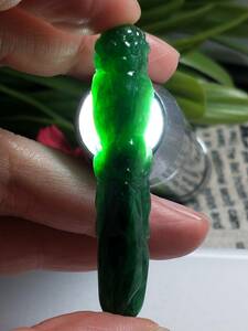 J-7093樹脂含浸なし!!色濃い緑ヒスイ　手彫人参　稀有ビッグで品質良く天然石の魅力