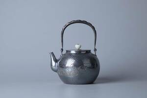 純銀保証 蔵六造 山水図彫 豆莢手 湯沸 銀瓶 時代物 美術品 煎茶道具