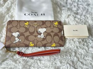 98 新品 COACH コーチ 長財布 ラウンドファスナー スヌーピー コラボ CE705