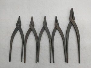 鉄製　ヤットコ　5本セット（大1本　小4本）　つかみ箸　レトロ　古道具　アンティーク　板金工具 (22_50909_22)