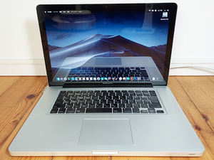 最終モデル／Macbook Pro／15インチ／A1286 ／　i7　クアッドコア 2.3GHz／10.14＆CS6他／すぐに使えます。