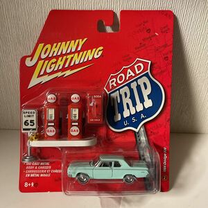 Johnny Lightning 1964 Dodge 330 ジョニーライトニング　ダッジ　ミニジオラマ付き　1/64