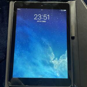 動作品【docomo /ドコモ】iPad Air 第1世代 Cellular 16GB スペースグレイ MD791J/A 本体