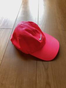 新品★未使用★NIKEナイキのキッズ用キャップ　ピンク