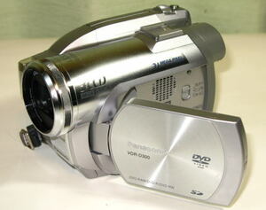 パナソニック　VDR-D300-S 　DVDビデオカメラ　　3CCD方式　 　元箱 他付属　　　　中古　