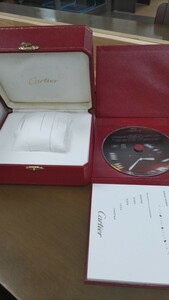 （極美品）カルティエ腕時計、空箱、マクラ（時計ケース、取り扱い説明書）英語、韓国語、中国語、日本語、、、、（DVD１枚）　