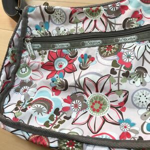 レスポートサック LeSportsac ショルダーバッグ　カバン　バッグ　レディース　花柄　薄ピンク