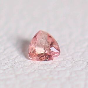 『天然ヴェイリネナイト』0.02ct パキスタン産 ルース 色石 裸石 宝石【4154-4】
