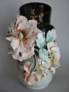 19世紀後半　アールヌーヴォー期　軟質磁器装飾花瓶　