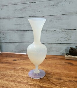 フランスアンティーク オパールセントガラス 花瓶 一輪挿し 花器 フラワーベース オパリンガラス 金彩 フレンチ グラス インテリア C1