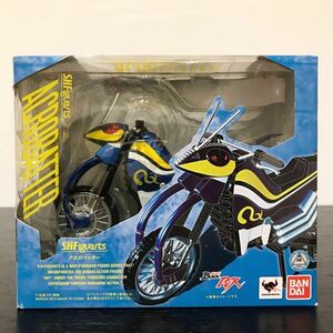 【中古品】S.H.Figuarts アクロバッター（仮面ライダーBLACK RX） フィギュアーツ 仮面ライダーブラック