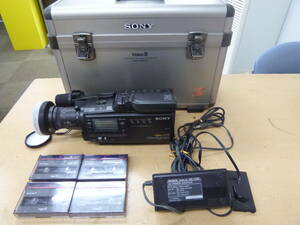 中古(ジャンク品) SONY/ソニー ビデオカメラ VideoHi8 CCD-V900 ケース付き [A-220]◆送料無料（北海道・沖縄・離島を除く)