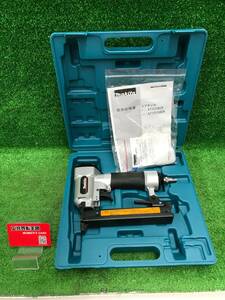 【中古品】★makita(マキタ) エアタッカ AT425BZK　ITXET9365HW3