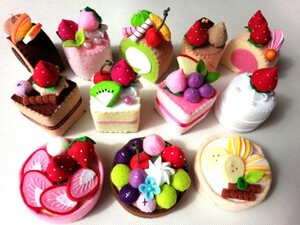 ハンドメイド　フェルトのケーキ　ままごとケーキ　手づくり　1