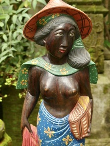 南国の女 彫りの良い木彫り人形 h59cm バリ店舗　バリ人形　エスニック系レストラン 0913b