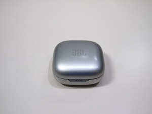 JBL LIVE FREE 2 TWS　シルバー　充電ケースのみの出品です。