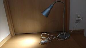 【点灯OK】IKEA／イケアのLEDテーブルランプ KVART 17778 TYP B1022