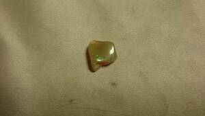 3.15ct エチオピア ファイヤー オパール ラフストーン マルチ カラー 美しい遊色 