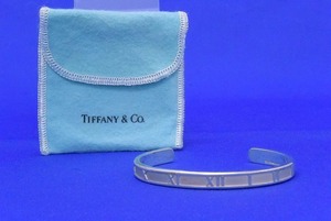 ティファニー TIFFANY&Co. 洗練されたデザイン 装いを華やかに彩るアトラス バングル ローマ数字 925シルバー銀 ブレスレット