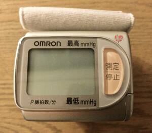 オムロンデジタル自動血圧計 手首　OMRON HEM-630 ファジィ　ジャンク品