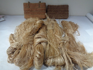 ■　会津伊北麻の繊維A級品1kg　戦前麻栽培　バッグ作り　手芸用材料　(374)