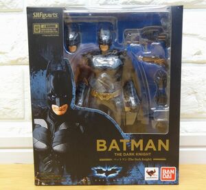 未使用品 BANDAI/バンダイ S.H.Figuarts BATMAN THE DARK KNIGHT バットマン フィギュア