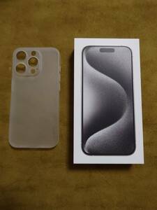 [美品]iphone15Pro 256GB White Titanium MTUD3JA SIMフリー 保護フィルム貼り付け済み ケースおまけ