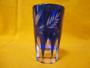 和製ガラス　昭和レトロ　被せ硝子切子ブルー　ワンショットグラス　上げ底　『　楓　』　束１０カット面　１個