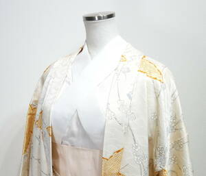 ▲(R602-B73)女性着物 白地 梅 蝶 袷 和装 逸品 正絹