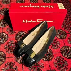 Salvatore Ferragamo VARA LEATHER RIBBON PUPMS/サルヴァトーレフェラガモヴァラレザーリボンパンプス