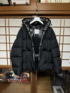 《国内直営店新品購入/本物/正規品/極美品》モンクレール　MONTCALA GIUAAOTTOモンクラー size(5) 現行品　大人気商品