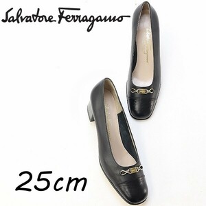 美品◆Salvatore Ferragamo サルヴァトーレ フェラガモ クロコ型押し × レザー ゴールド金具 ヒール パンプス 黒 ブラック7 1/2