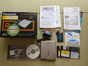 パナソニック　ポータブルCD-R/RWドライブ　KXL-RW10AN-S　Panasonic 不足あり