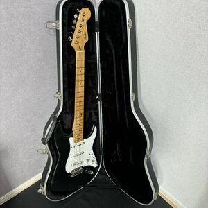 Fender フェンダー　ストラトキャスター H034852 ハードケース付き/エレキギター　弦楽器 