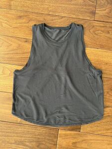 美品○lululemon ルルレモン○タンクトップ　ノースリーブ　トップス　フィットネス　ウェア　ピラティス　トレーニング　ホット　ヨガ