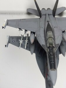 1/144　F/A18Fスーパーホーネット　ディテールアップ完成品　エフトイズ　WTM　WKC