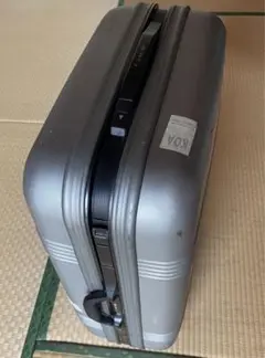 スーツケース　￼サムソナイト　TSAロックなし