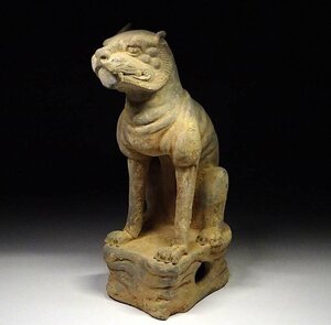 緑屋t■ 中国古玩　加彩　神獣 獣俑　高約30.5cm　鎮墓獣 唐物 時代物　i9/4-6235/11-5#80