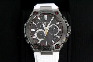 未使用品｜カシオ MRG-B2000SG-1AJR G-SHOCK 40周年記念モデル メンズ タフソーラー電波腕時計 χA7162-3V3B