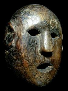 インドネシア・スンバ島のアンティーク仮面（能面のような顔）