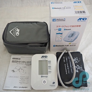 動作品 血圧計 VA-651BLE Bluetooth内蔵 取説 箱 ケース 美品