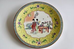 中国清時代　乾隆年製 古美人色絵花紋大皿　陶磁器　陶器 　３６．５ｃｍ