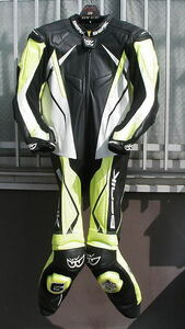 BERIK ベリック 牛革 GP　RACE　レーシングスーツ 52 サイズ XL 相当パンチングレザーツナギ中古