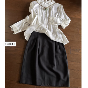  グッチ GUCCI イタリア製シンプルが上品で合わせやすいスカートサイズ40濃紺（〜9号程度迄）