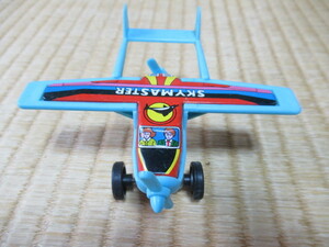 ■美品 希少 1970年代！ブリキとプラスチック製 飛行機型 鉛筆削り 縦4.1ｃｍ,横10ｃｍ,幅11.1ｃｍ