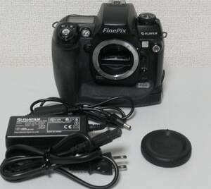【ジャンク品】FUJIFILM FinePix S3Pro デジタル一眼レフカメラ【通電確認済み】